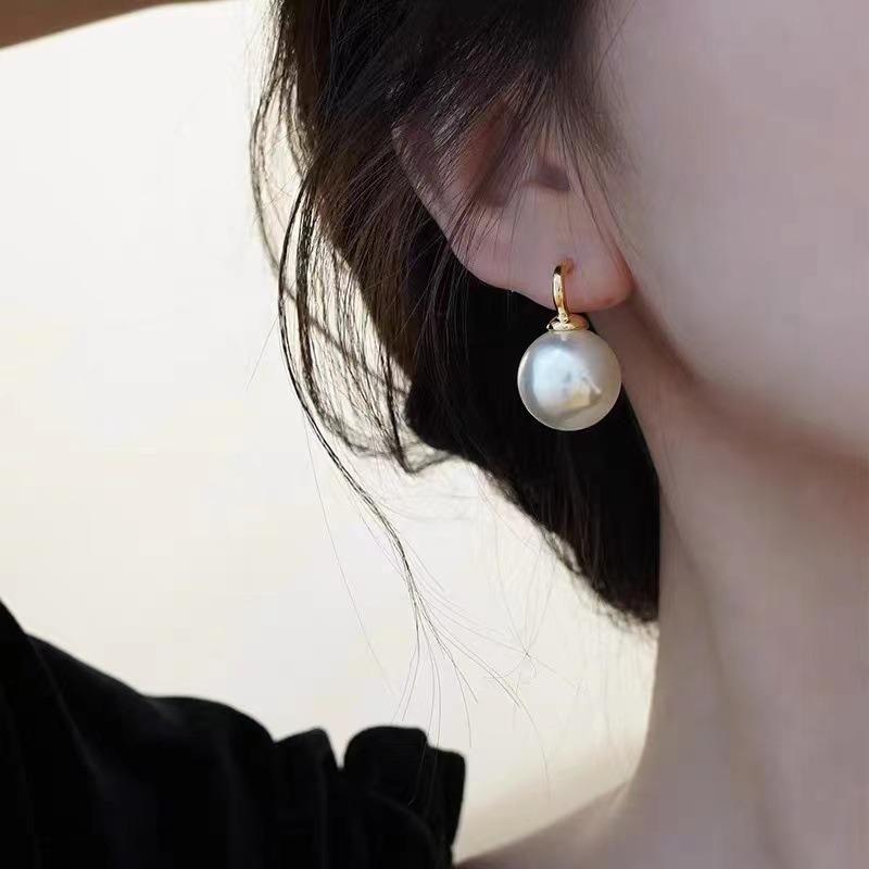 

Fashion Gold Plated Zircon Pearl Hoop Earrings for Women Punk Ear Party Wedding Jewelry Gift білий