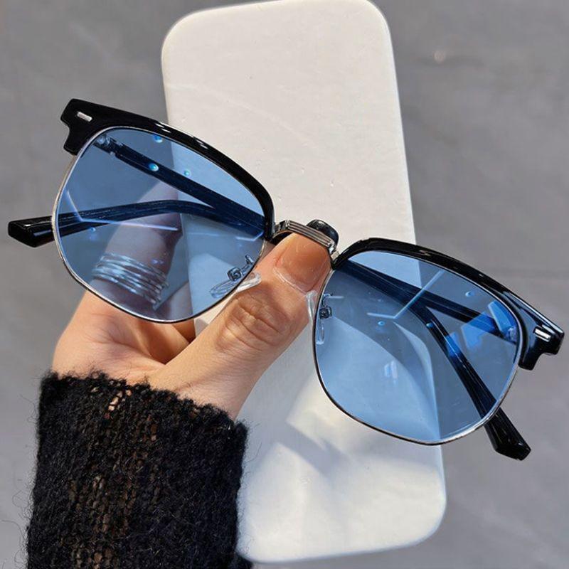 Color-Changing Retro Eyebrow Glasses Frame Men'S Business Photosensitive Gray Myopia Glasses Anti-Blue Light Versatile Flat Light