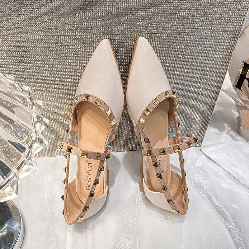 Fashion Women Shoes Rivet Sandals Girl Beautiful Hollow Out Pumps Casual Flat Casual Shoes