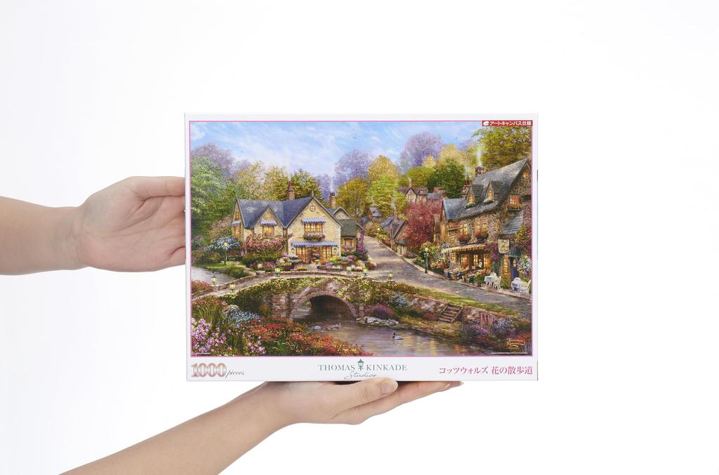 In Beverly 1000 Piece Jigsaw Puzzle Cotswolds Flower Walkway X [Made Japan] (49 72cm) 1000-051
