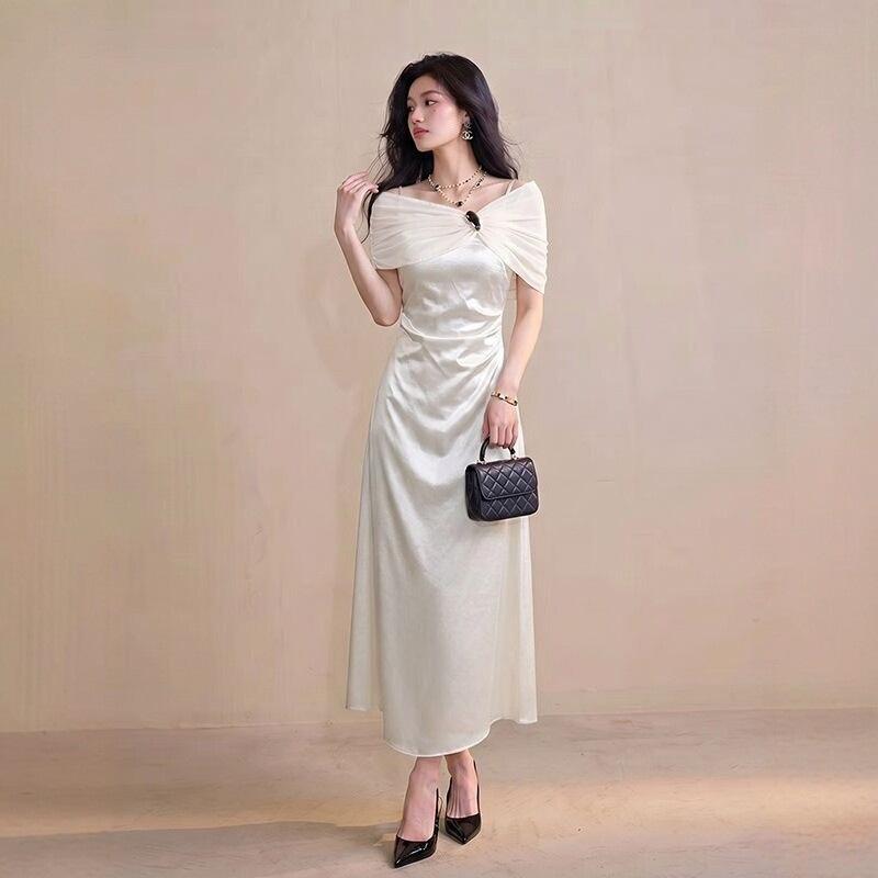 [Spot] French design off-the-shoulder free shawl satin dress summer waist high-end dress fishtail dress