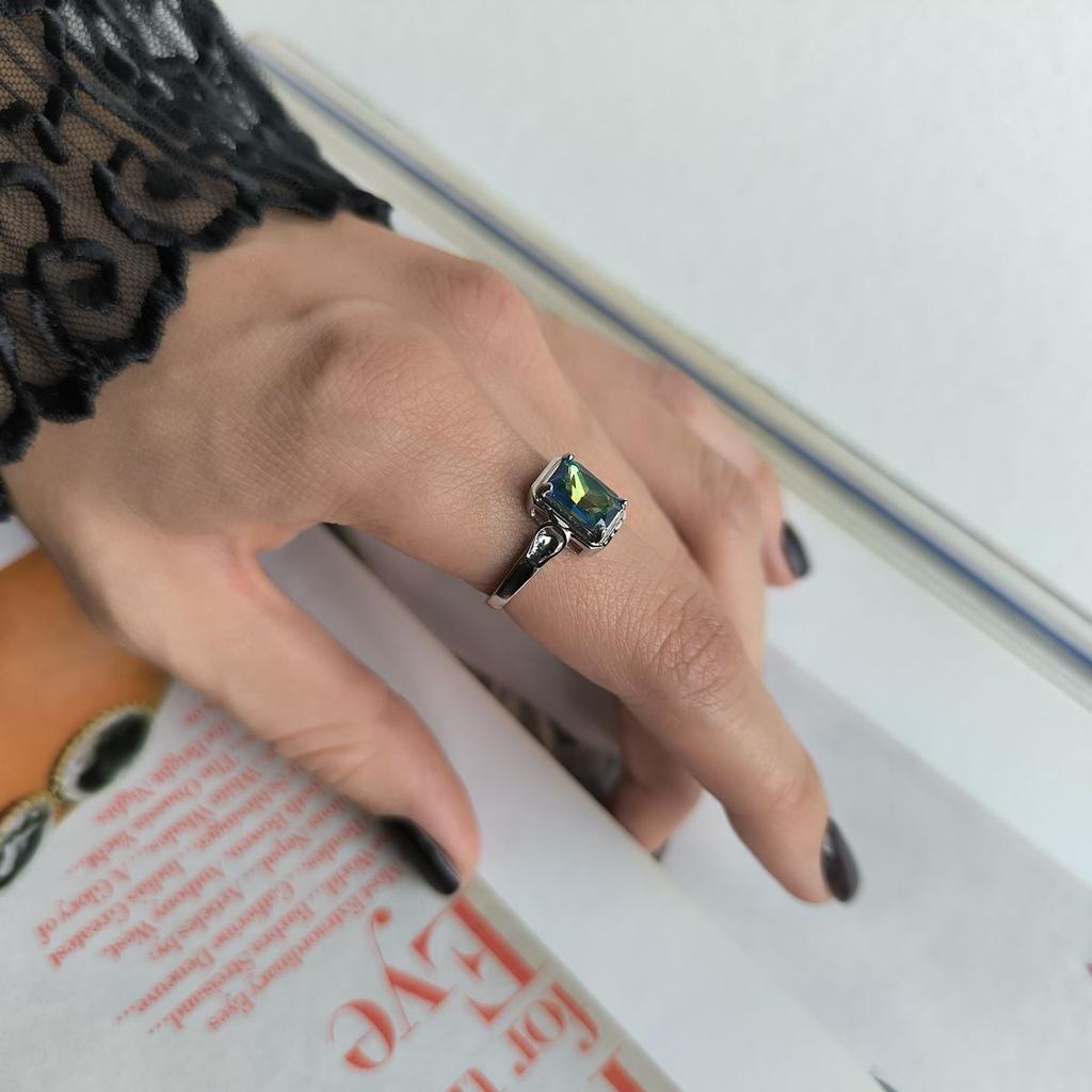 Silver Ring with Mystic Topaz 1.6ct, Item Weight 3.25 G (2191230)