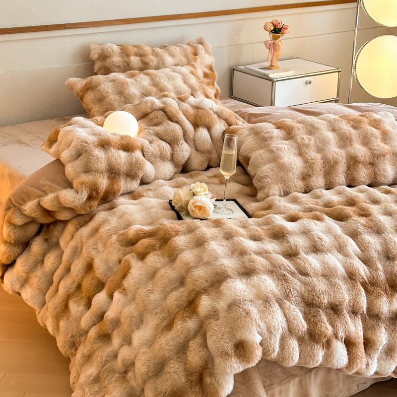 

Плюшевый комплект из четырех предметов для кровати, Плюшевая утолщенная двусторонняя молочная плюшевая тепловая простыня, Пододеяльник, Наволочка Набор из трех предметов 1.8m bed