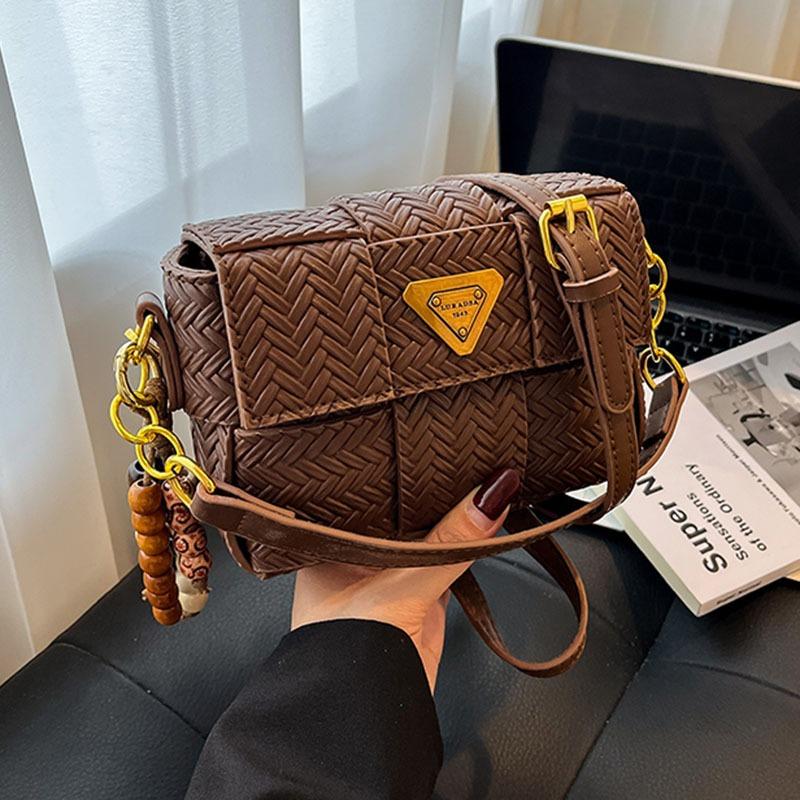 

Fashion casual armpit bag women s retro new trend woven small square bag niche shoulder bag