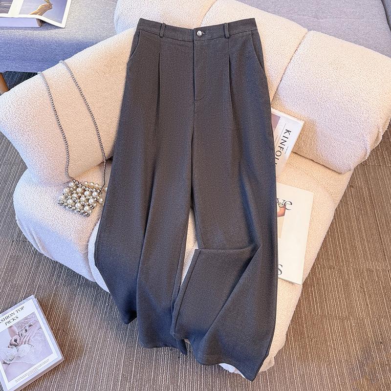 A Two-piece Set of Stylish Casual Suit Jackets and Wide-leg Pants for Plus-size Women's Autumn and Winter