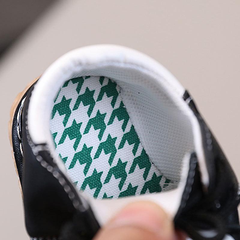 Spring and Autumn New Whistle Boys Single Shoes 0-1-2 Years Old Beef Tendon Sole Called Soft Sole Baby Girl Shoes