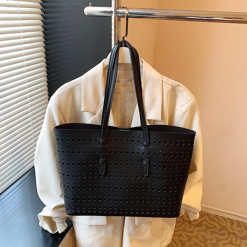 Summer simple hollow retro beach vacation tote bag new large-capacity shoulder bag