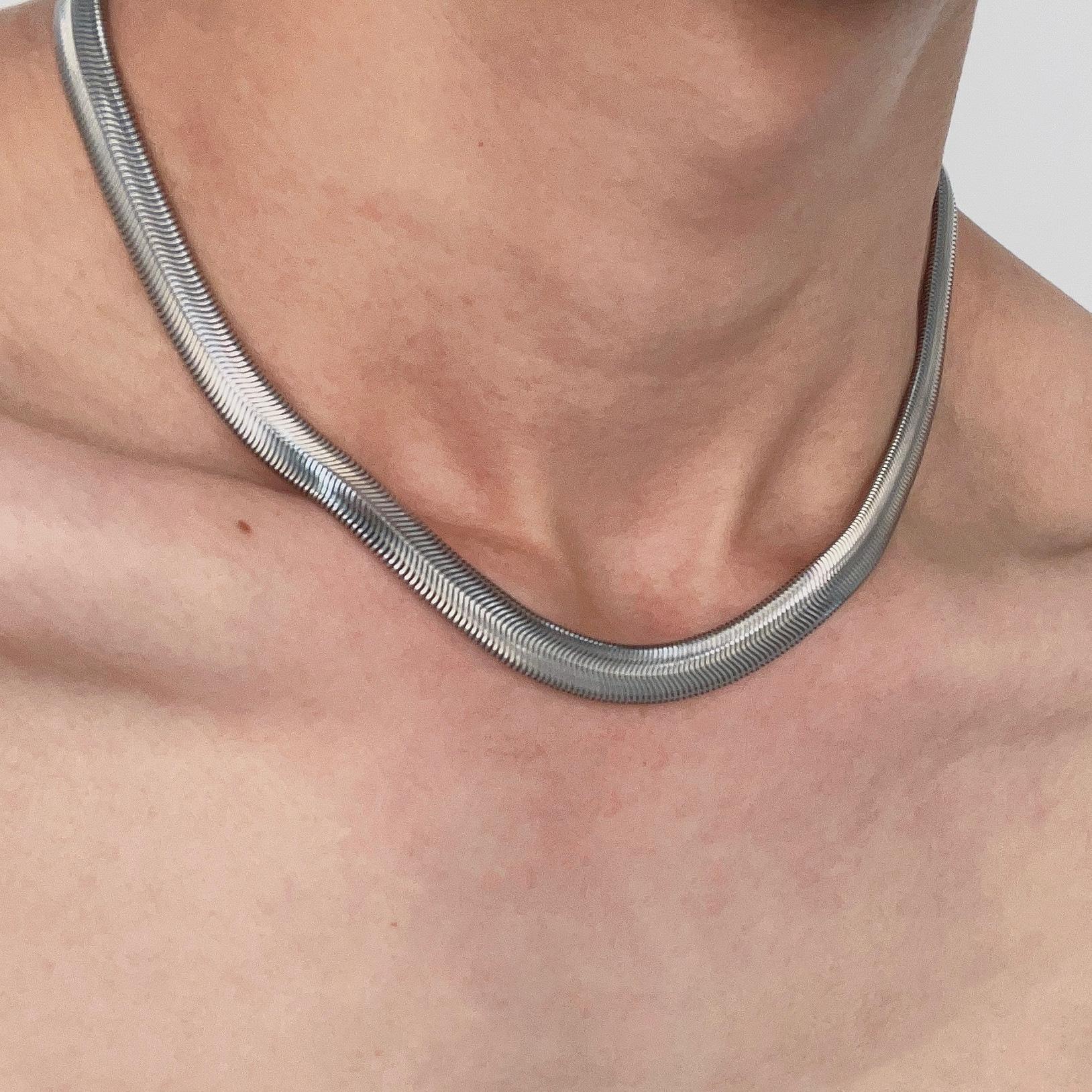 Холодный ветер новая змеиная кость цепочка ожерелье мальчики модный бренд универсальный холодный ветер шейная цепочка цепочка на ключицу нишевые титановая сталь аксессуары