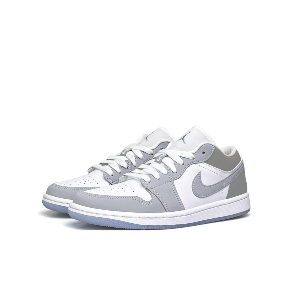 Jordan Air Jordan 1 Slip Resistant Abrasion Resistant Low top Vintage Basketball Shoes Women's White DC0774-105(Team1180-)