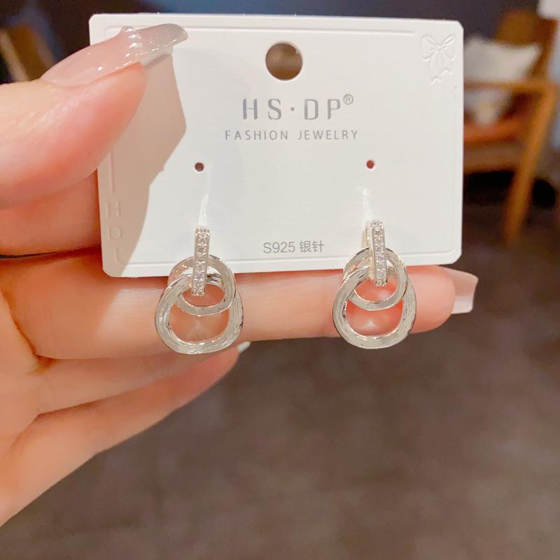 Fashion Minimalist Metal Round Twisted Dangle Earrings For Women