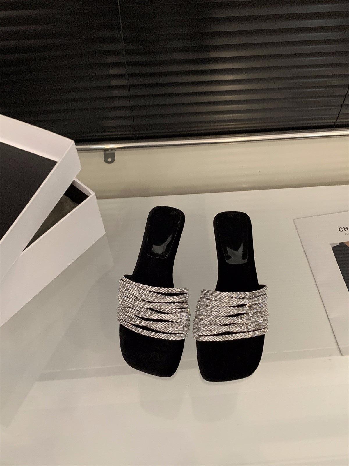 

Coarse heel silver rhinestone temperament French small cool slippers fairy shoes wear 2025 new summer open-toed sandals 40