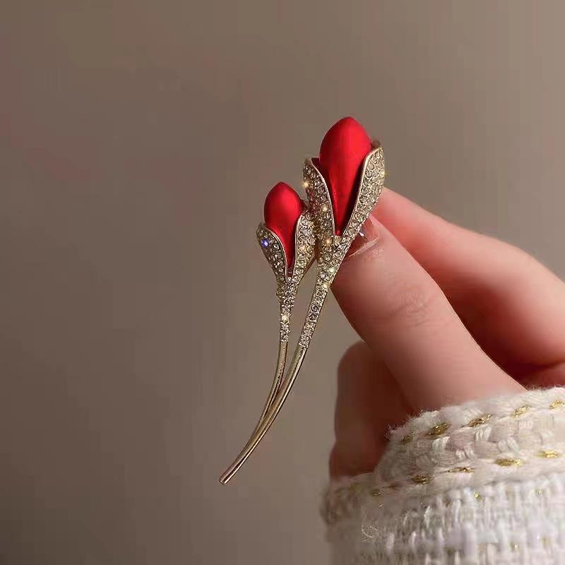 Spilla Rosa Rossa Femminile Sensazione Tulipano Nicchia Semplice Spilla Decorativa per Abito