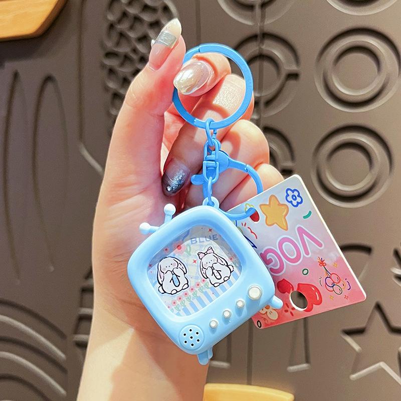 1Pcs Creative Light Up Retro Keychain Animation Light Up Sound Tv Without Signal Keychain Fun Plaything Students Schoolbag Pendant Gifts