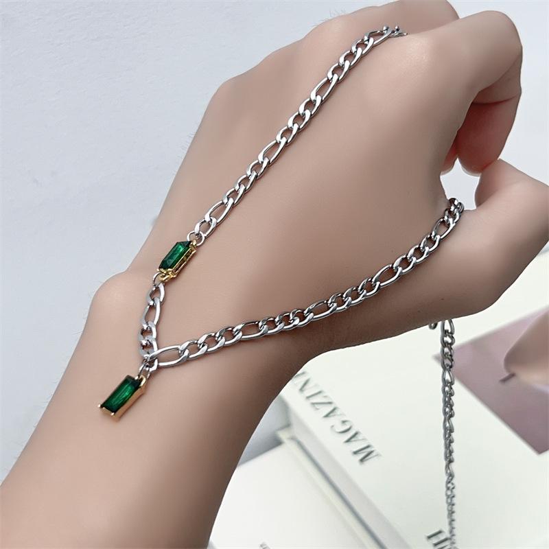 Niche design exquisite emerald zircon splicing light luxury retro necklace hip hop cool titanium steel Cuban collarbone chain