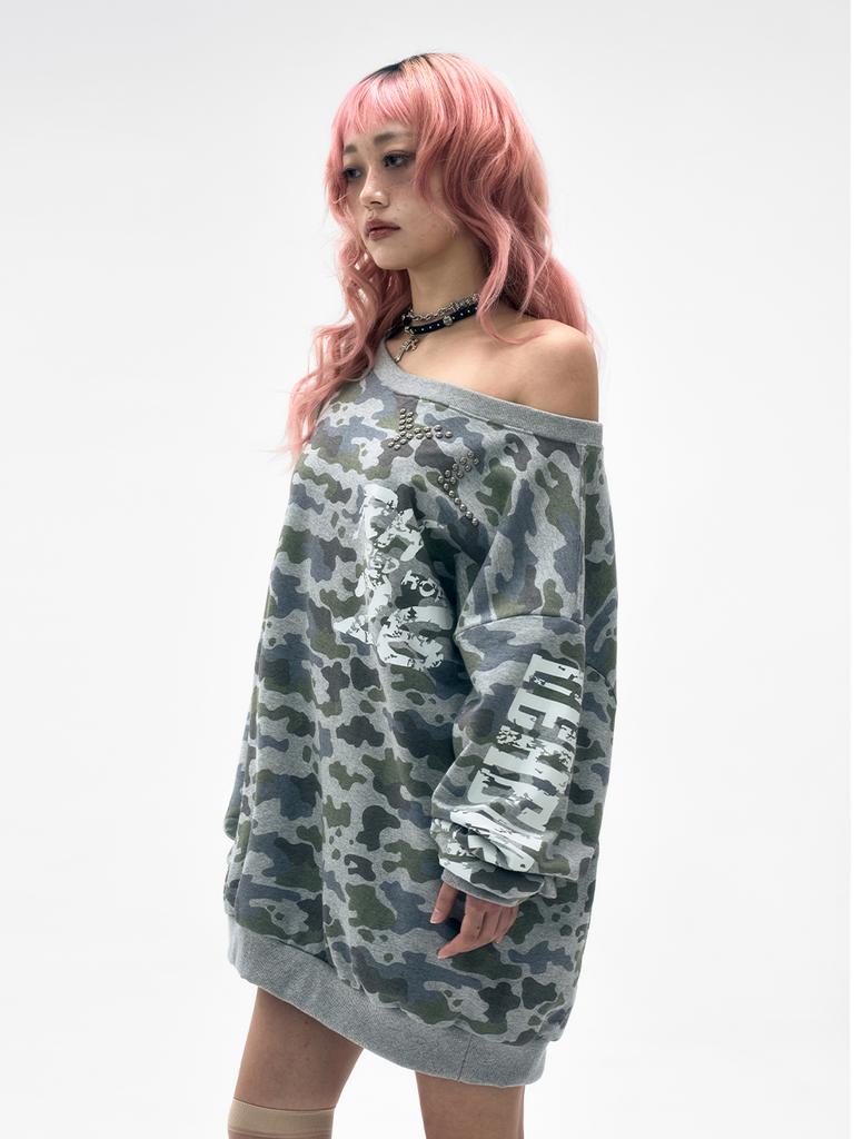 YEEL Yl Studded Off-Shoulder Sweatshirt Camo Gray