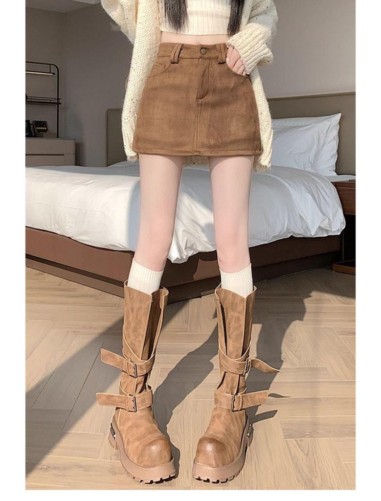 Plus Size Retro Coffee Suede High Waist A-Line Skort for Women - Slimming & Anti-Exposure, Perfect for Spring and Autumn