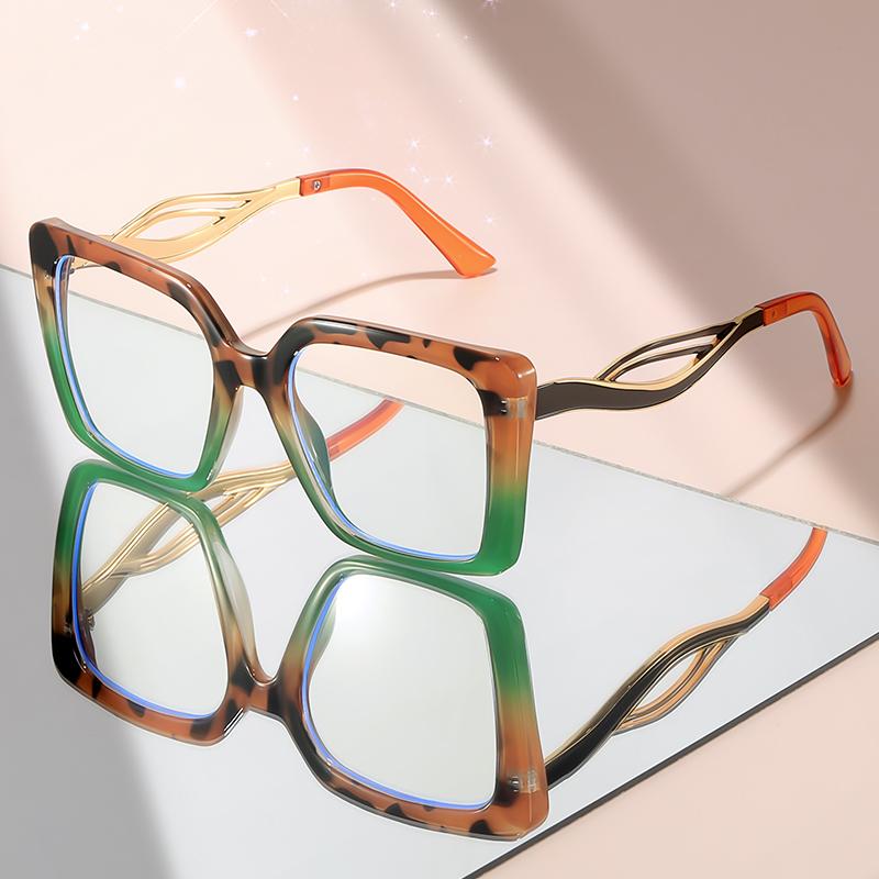 

The New Large-Framed Flat Lens Features A High-End Metal Temple Design And Is Suitable For Daily Wear And Street Photography