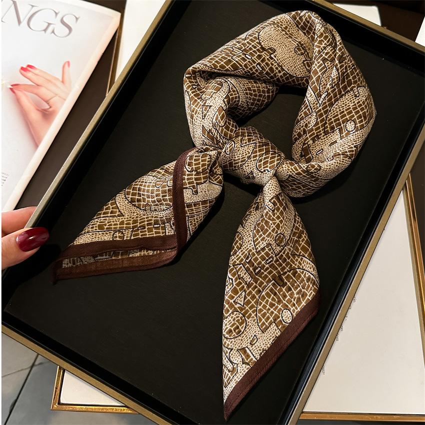 

Французский легкий роскошный шарф высокого класса, шейный платок 65 × 65 см, тонкий модный универсальный бархатный шарф из хлопка и льна для женщин 65X65cm (1-3cm error)