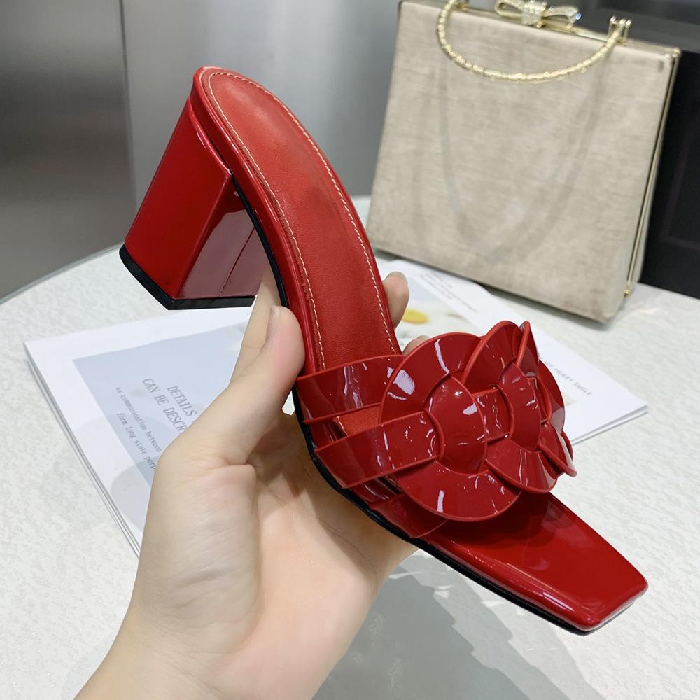 Fashion Woven circle slippers Women's high heels square patent leather flip-flops Thick designer alligator leather sandals