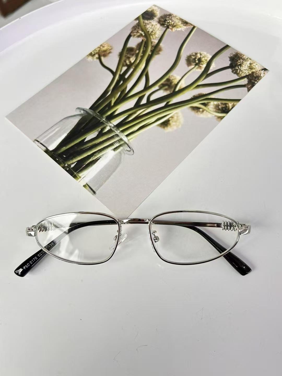 

Fashion Style ladies Sun Glasses Rectangle Shape UV Protection Female Sunglasses Driving Travelling Sunglasses ladies
