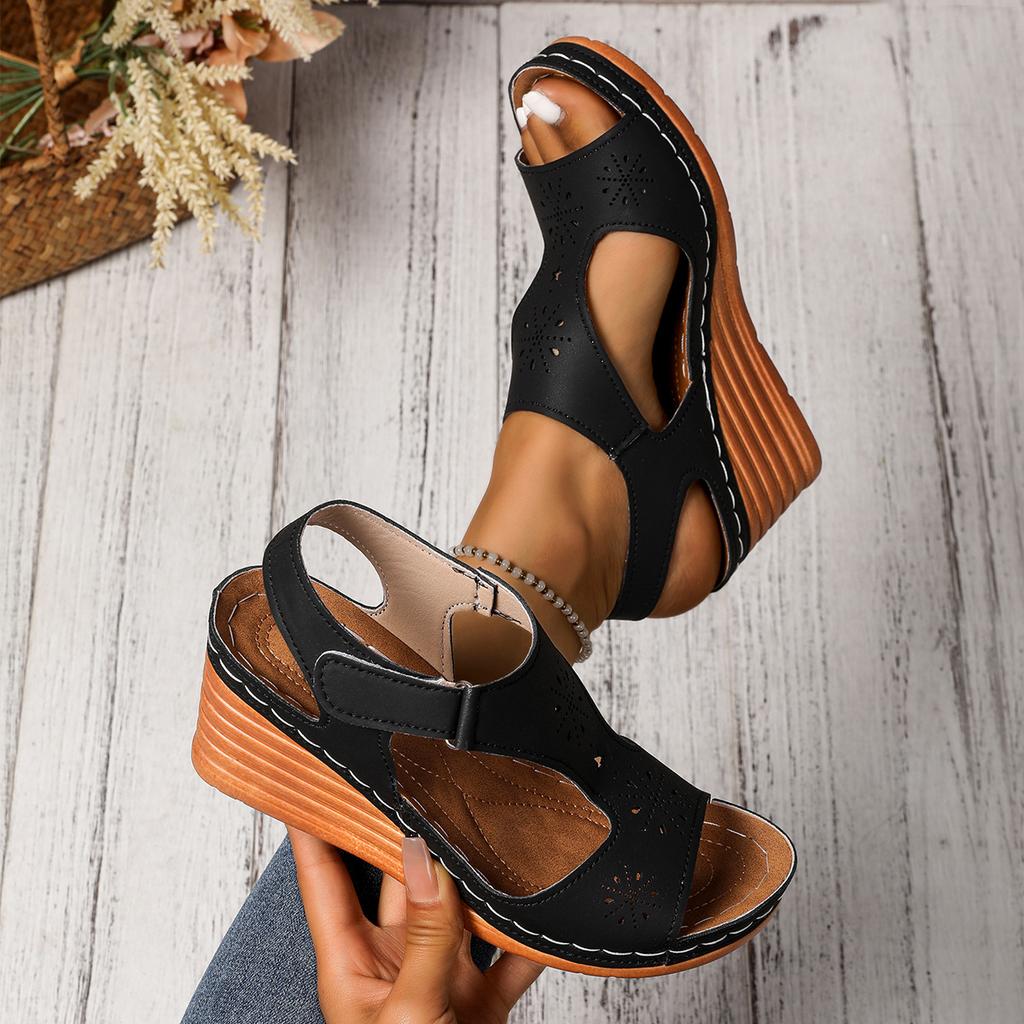 Fashion New large-sized flip-flops, thick-soled fish-mouth sandals, women's hollowed-out buckle fashionable Roman sandals