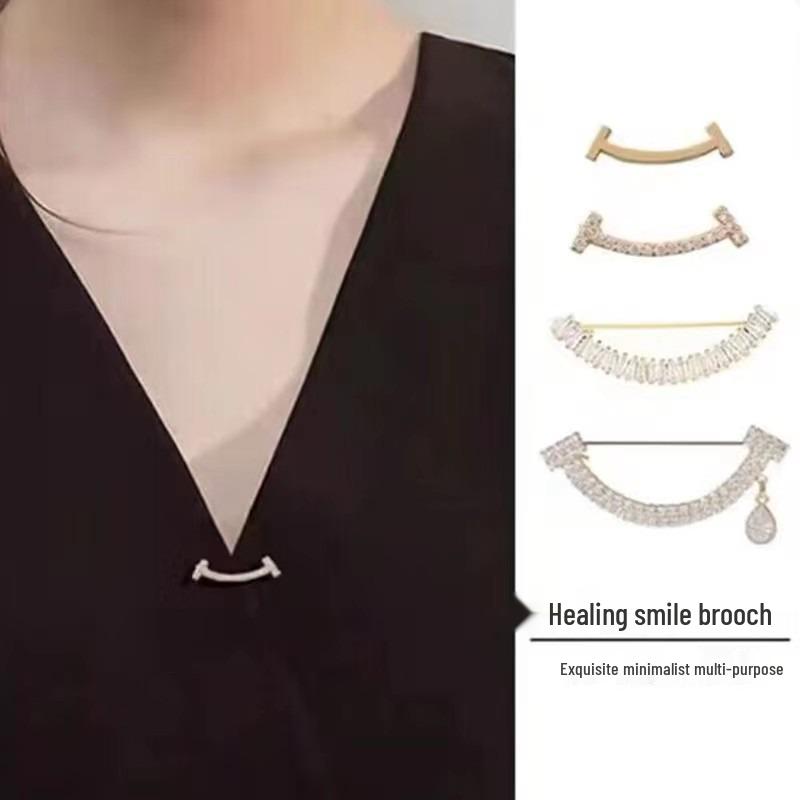 Luxury Rhinestone Brooch: Women's Elegant Suit & Dress Waist-Gathering Accessory