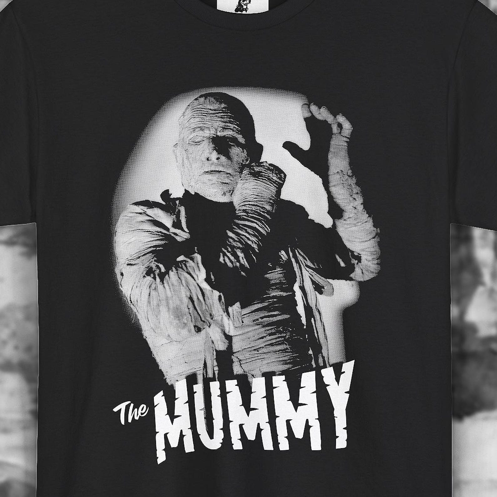 The Mummy Monster Horror Classic Vintage Retro Black Graphic T-shirt S