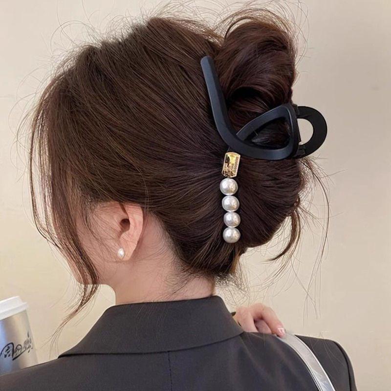Elegant Large Hair Claw Clip for Thick Hair - High-End Korean Updo Shark Clip