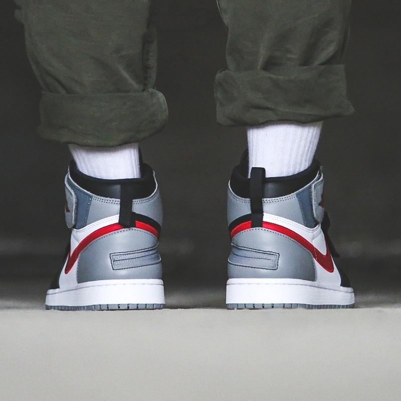 Jordan 1 High FlyEase Grigio Particella GS CT4897-002