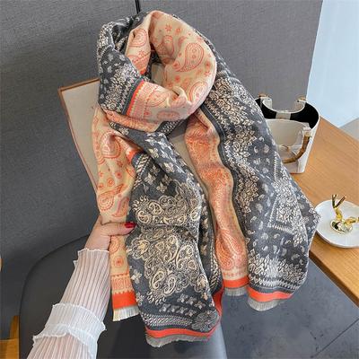 Accessori – Sciarpe e foulard