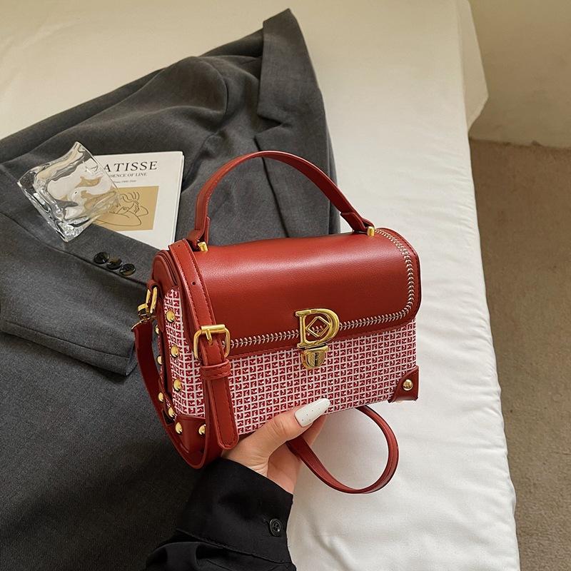 Crossbody bag light luxury niche high-end hand bag new popular shoulder bag fashionable versatile small square bag
