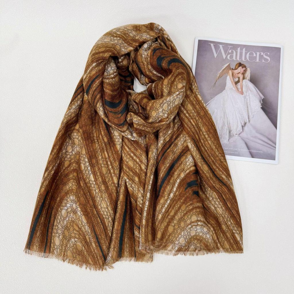 Sciarpa da Donna di Alta Gamma in Cotone e Lino con Pittura a Inchiostro, Perfetta per Primavera, Autunno e Inverno; Elegante, Caldo e Adatto all'Aria Condizionata.