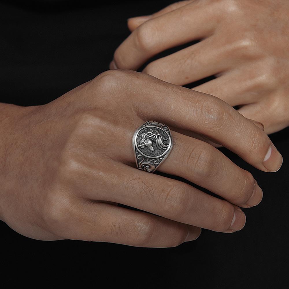 Retro Original Medieval Charger War Horse Emblem Ring Animal Crest Ring Versatile Men's Tail Ring