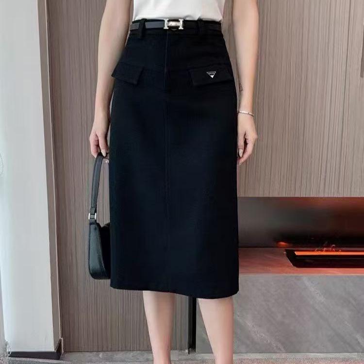 Spring 2026 Versatile High-Waisted Solid Color Midi Skirt 023