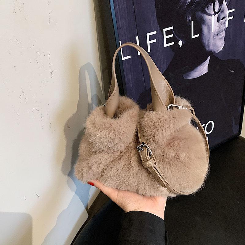 Wholesale pleated handbag bag autumn and winter 2025 new women's shoulder crossbody plush bag niche bucket bag