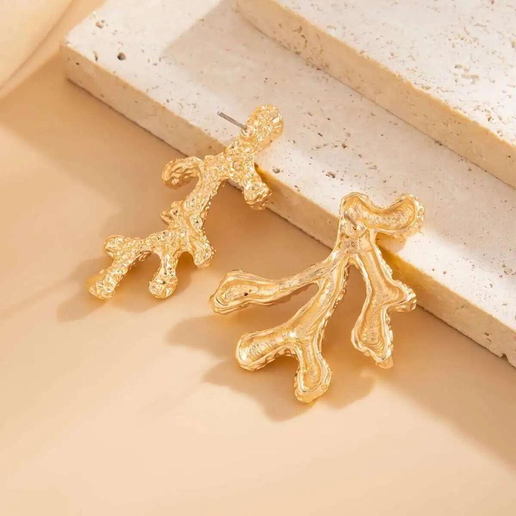 Ingemark Trendy Elegant Irregular Geometry Coral Stud Earrings For Women Vintage Creative Gold Color Piercing Earrings Jewelry
