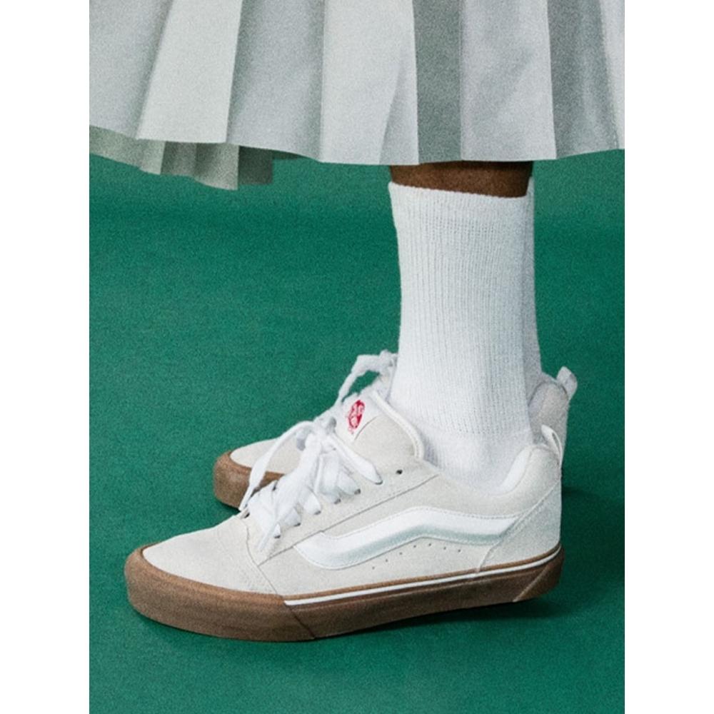

Новая школа VANS Knu Skool VN0009QCWHT1
