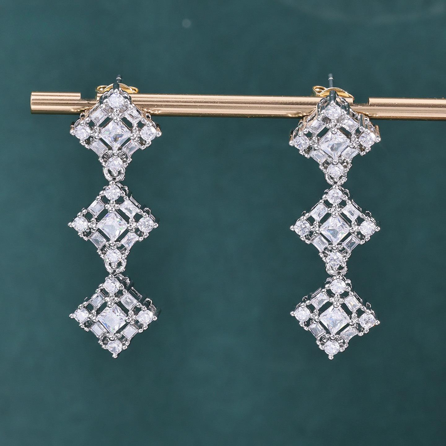 2026 European and American Jewelry Exquisite Stud Earrings Small Geometric Square Shiny Zircon Fashion