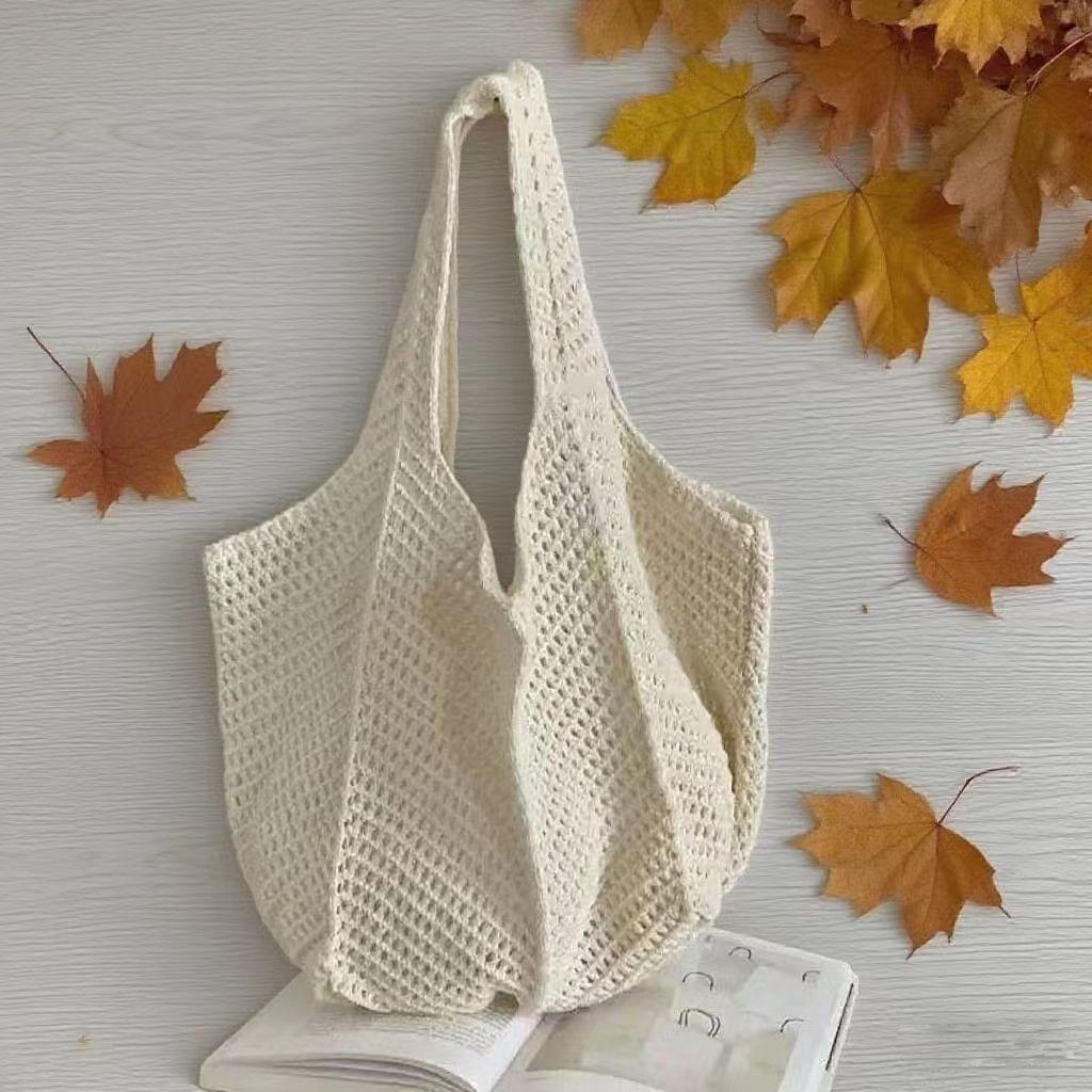 Hollow Hand-woven Bag Women's Leisure Large-capacity Straw Bag Seaside Vacation Shoulder Beach Bag Knitted Tote Bag