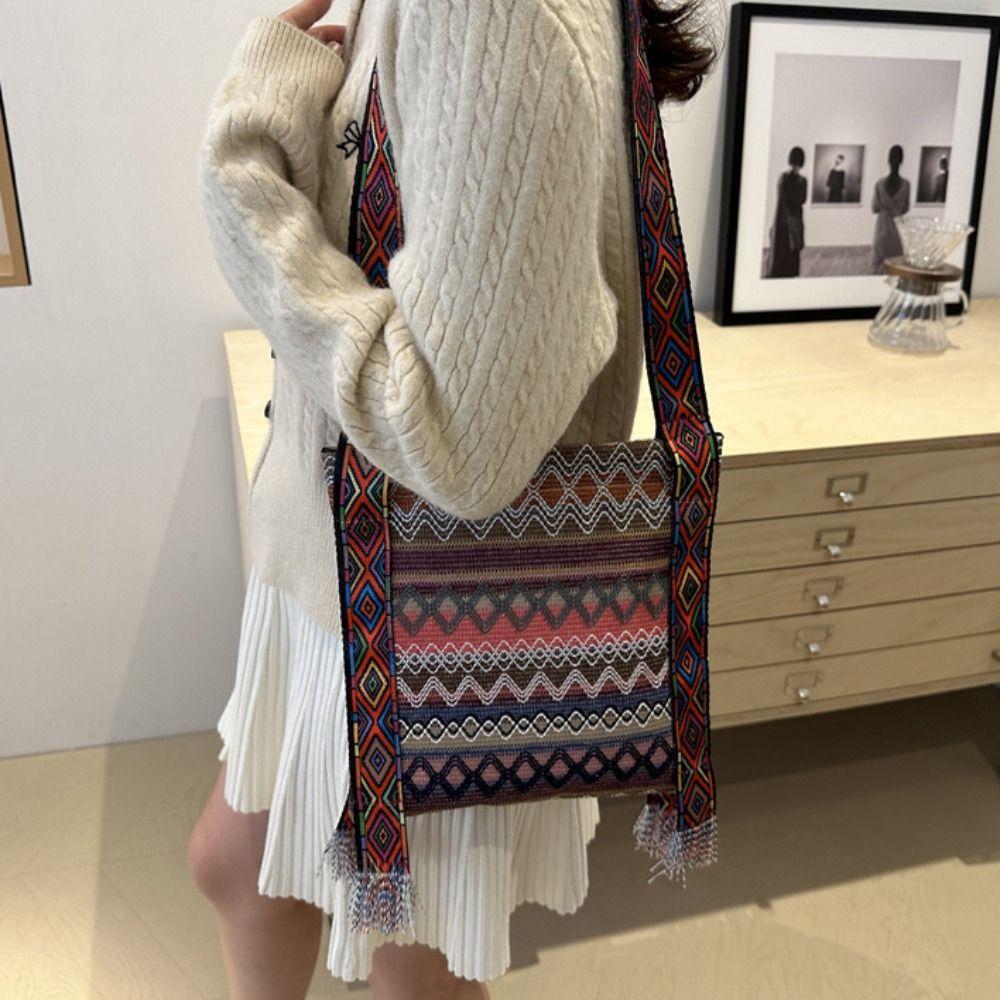 Tassel Ethnic Style Crossbody Bags Woven Bag Bohemian Shoulder Bag Fringe Shoulder Bag Outdoor