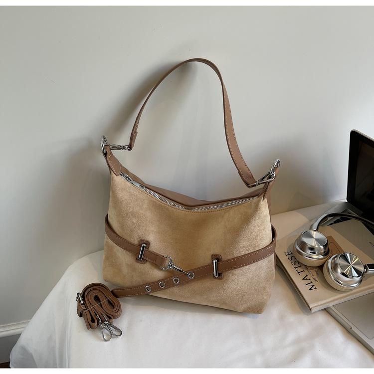 Fashion large-capacity commuter bag women's 2025 new retro casual niche tote bag shoulder messenger bag