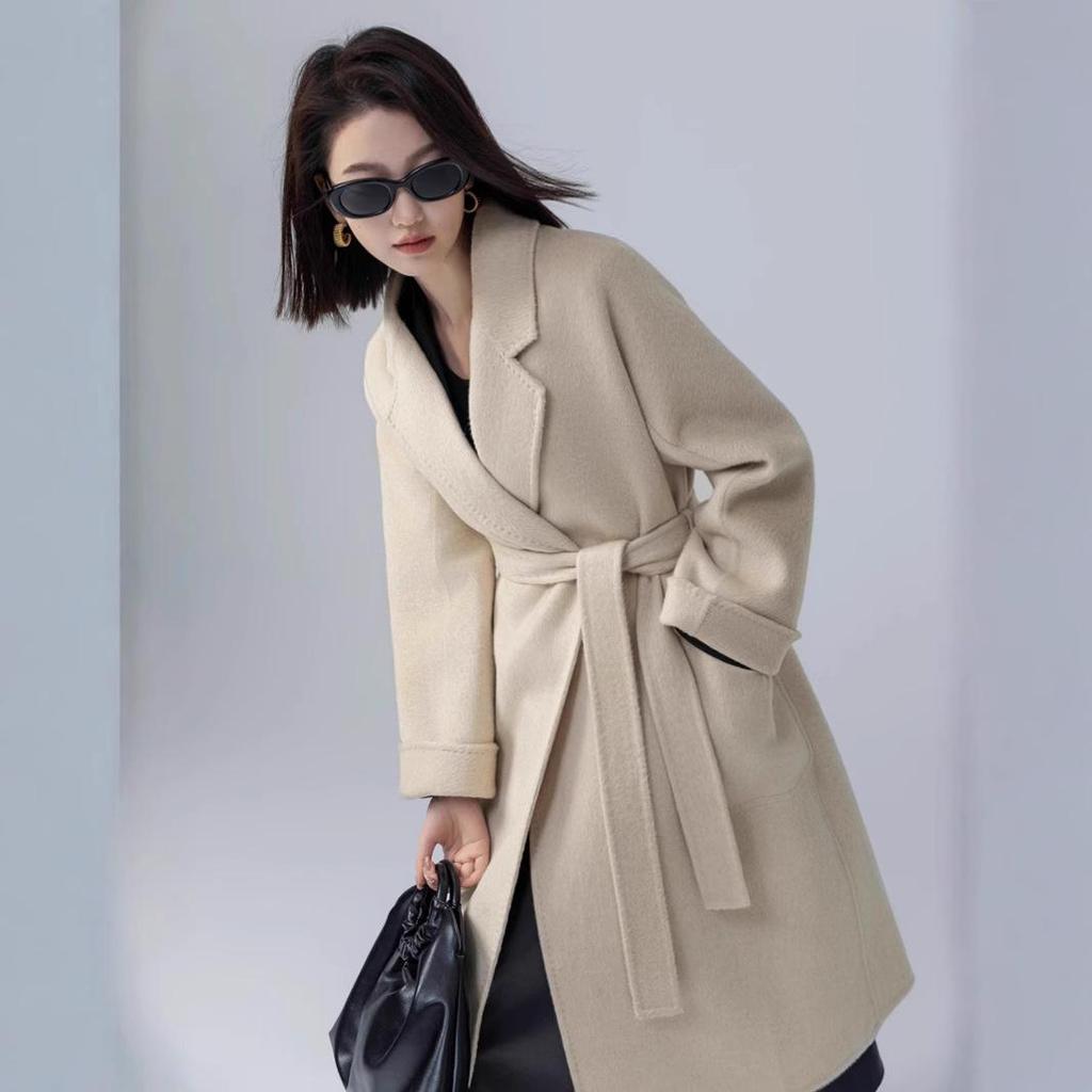 Petite Women's Mid-Length Camel Wool Coat - Loose Double-Faced Cashmere with Tie-Waist for Autumn and Winter.