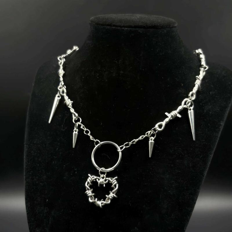 Heart And Sword Pendant Necklace For Women Goth Accessories Necklace Y2K Fashion Choker