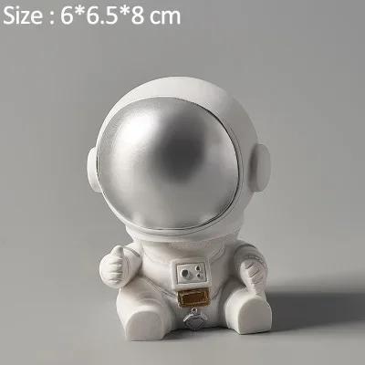 Nordic Resin Creative Astronaut Sculpture Figurine Store Craft Desk Home Decoration Accessories Modern Birthday Gift Cartoon