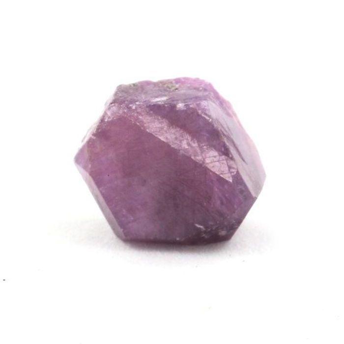 Pierres et Minéraux. Rubis. 8.95 ct. Ampanihy District, Atsimo-Andrefana, Madagascar.