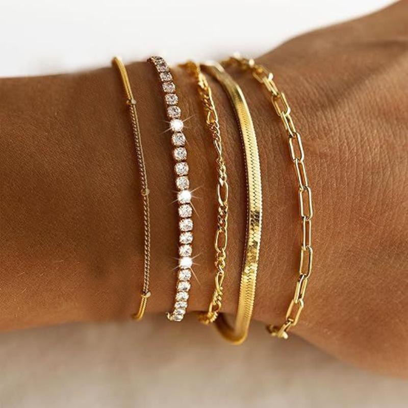 Modne Eleganckie Zestawy Bransoletek z Amuletami w Kształcie Serca dla Kobiet Vintage Minimalistyczne Wieloelementowe Skręcana Łańcuszkowa Metalowe Bransoletki Biżuteria