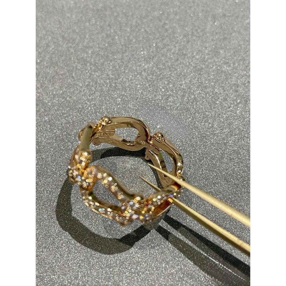V Jinfu's Rose Jinfei's Horseshoe Buckle Diamond Ring Couple Ring