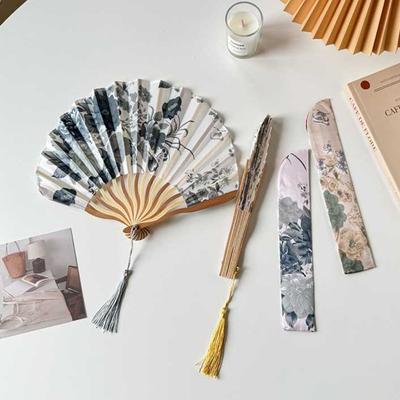 El katlama fanı Retro süsleme kadın erkek dans sahne düğün oturma oda dolabı dekor bambu ahşap ipek çiçek katlanır yelpaze