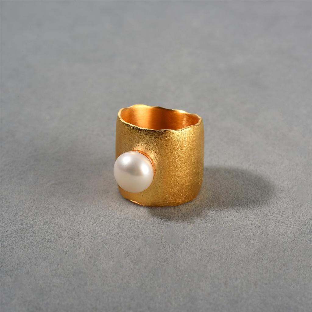 Fashion Niche Design Wide Version Copper Plated 18K Real Gold Inlaid Natural Pearl Ring Personalized Ring Women
