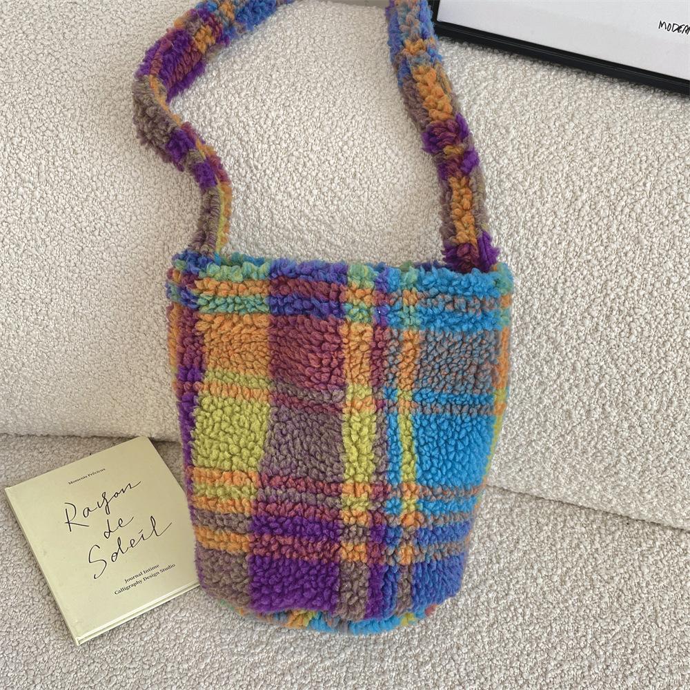 

Autumn and winter lamb wool crossbody bucket bag retro leopard print color plaid large capacity shoulder bag